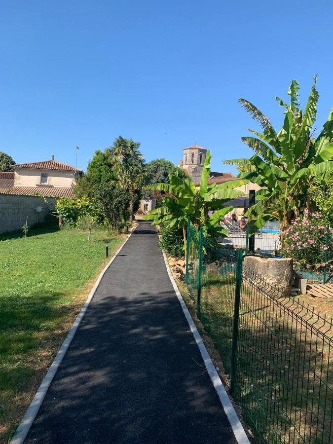 Jardin D'Arcy - Chambres D'Hotes Avec Piscine Et Spa Bois Exterior foto